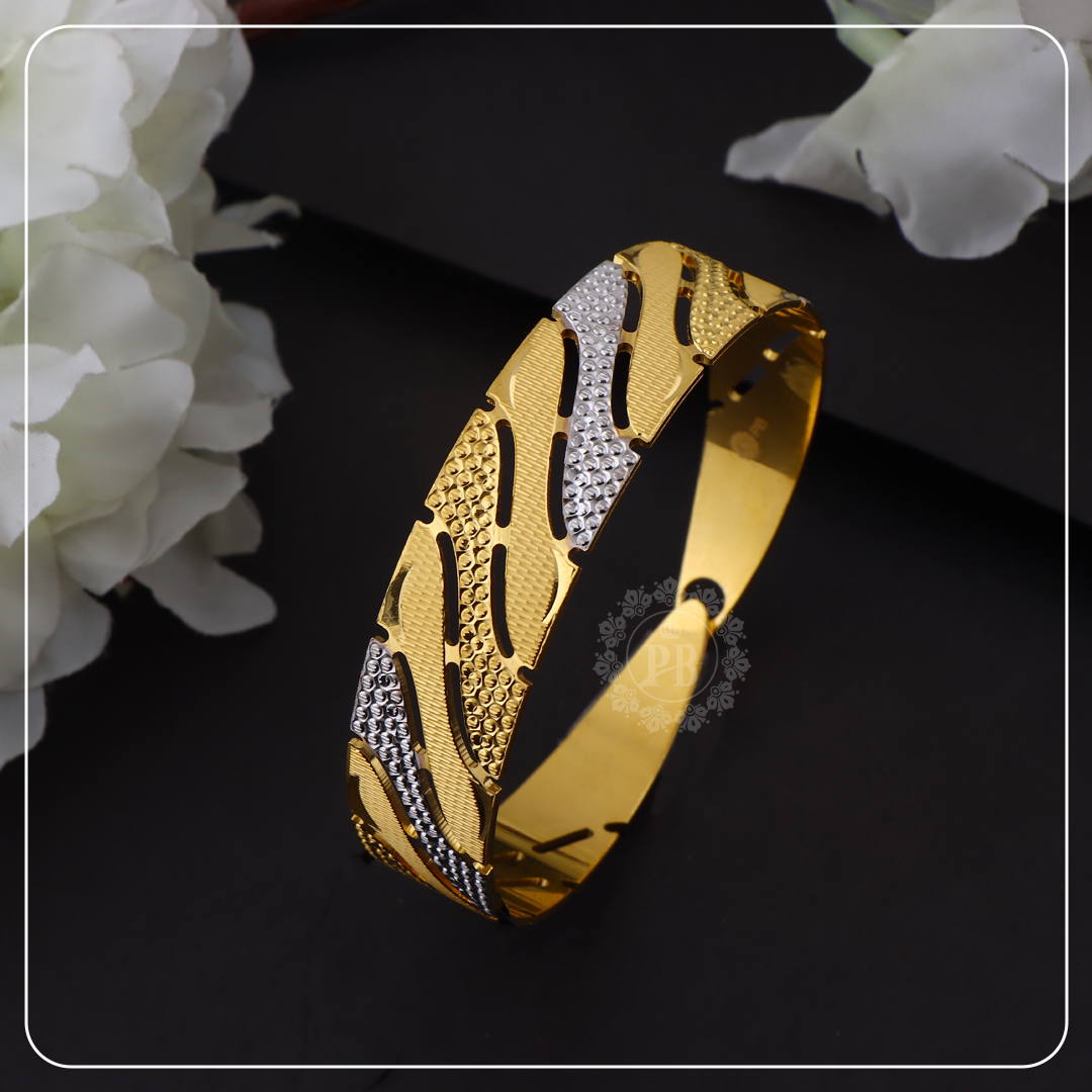 Golden Grid Glamour Bracelet