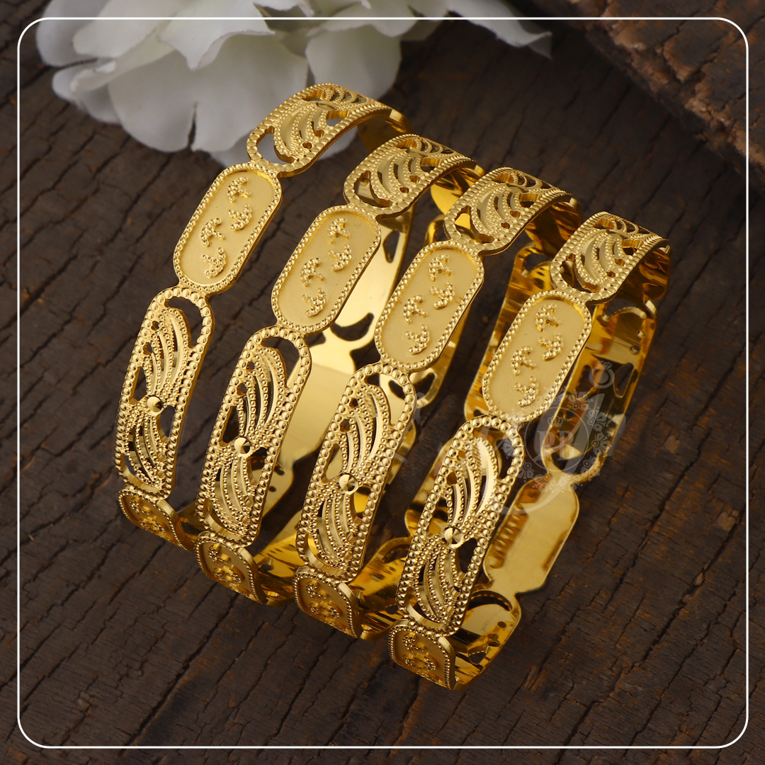 Serene Aura Gold Bangle
