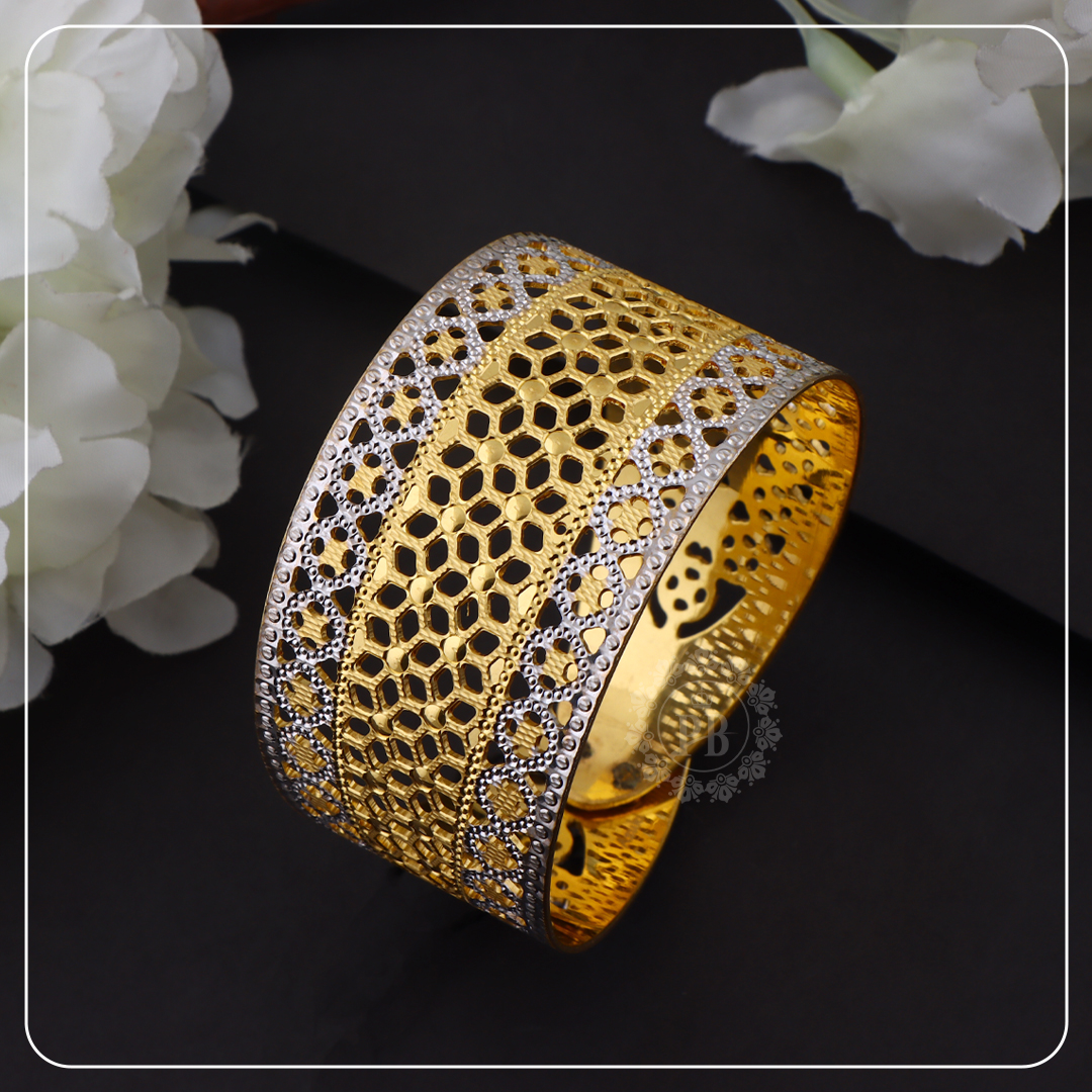 PRETTY LARGE BRACELET